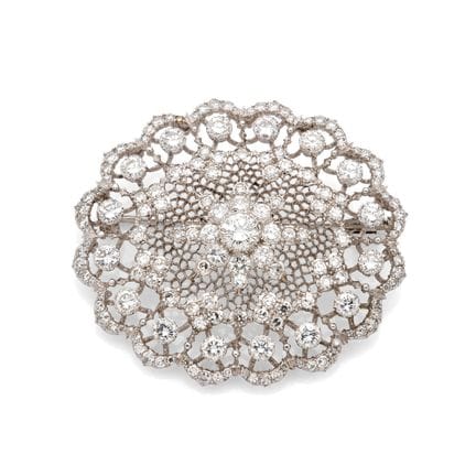 BUCCELLATI

Brosche „Tulle“

Runde Diamanten im Br