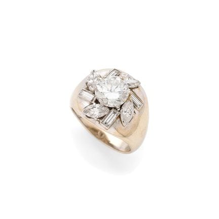 KUGELRING

Runder Diamant im Brillantschliff, Diam
