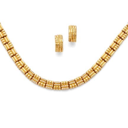 BOUCHERON

Halskette und ein Paar Ohrringe

Diaman