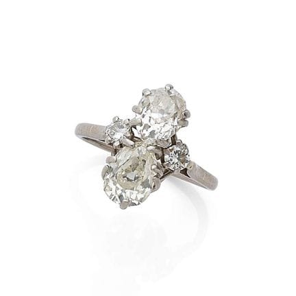 RING „TOI &amp; MOI“

Diamanten im alten Birnensch