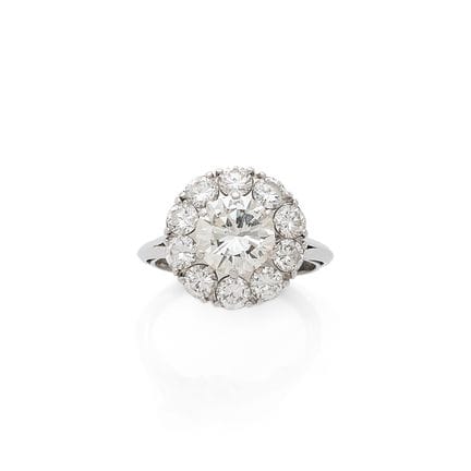 RING „DIAMANTEN“

Runde Diamanten im Brillantschli
