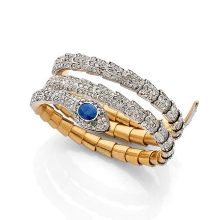 ARMBAND „SCHLANGE“

Ovaler Saphir, Smaragde und Di