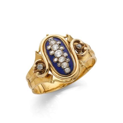 VERWANDELBARES ARMBAND

Diamanten im Antikschliff 