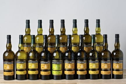 COLLECTION VERTICALE CHARTREUSE JAUNE LA REINE DES