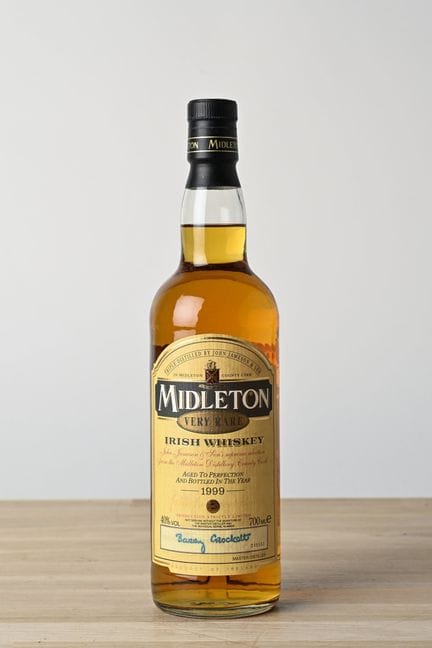 1 B WHISKY IRLANDÉS MUY RARO CRIADO A LA PERFECCIÓ