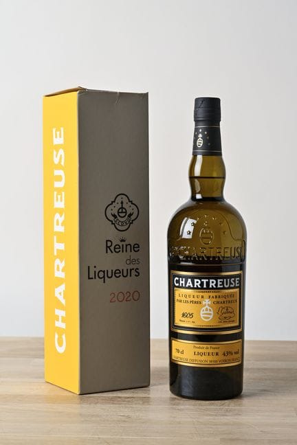 1 B CHARTREUSE JAUNE LA REINE DES LIQUEURS 70 cl 4
