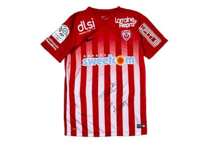 足球 Youssouf HADJI

2016-2017 赛季，代表里尔竞技队（LOSC Lille