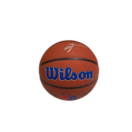 NBA篮球：艾伦·艾弗森

艾伦·艾弗森亲笔签名的NBA篮球，附BECKETT证书、全息图及QCOD