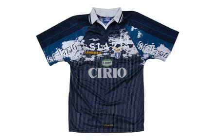 足球 乔治-文图林

1998 年 3 月 17 日，罗马拉齐奥队在欧联杯 1/4 决赛第二回合对阵