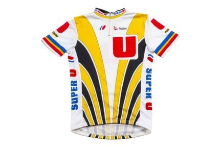 自行车运动 U队

1989赛季穿着的U队队服。车手待定。4号。