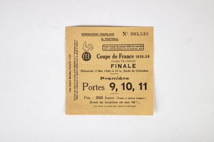 足球 1959 年法国杯决赛门票

1959 年勒阿弗尔对阵索肖的决赛门票。勒阿弗尔以 3-0 获胜