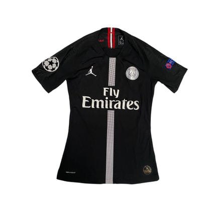 SOCCER - Senny MAYULU

Paris Saint-Germain home je