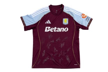 ASTON VILLA SOCCER

Official jersey signed by the 