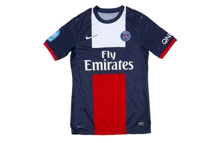 FOOTBALL Zoumana CAMARA

Jersey #6 worn for Paris 