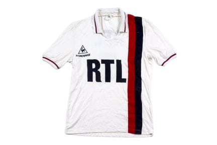 SOCCER - Philippe JEANNOL

Paris Saint-Germain No.