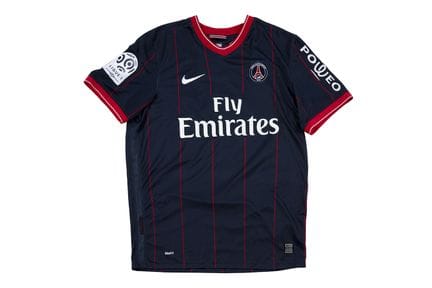SOCCER Zoumana CAMARA

No. 15 jersey worn for Pari