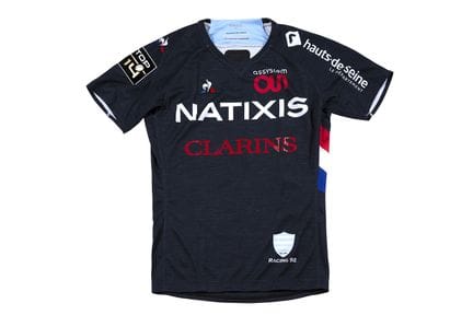 92橄榄球赛

Racing 92 6 号球衣，曾在 14 强赛中穿着。品牌 Le Coq Spor