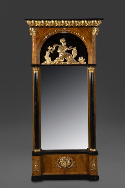 BIEDERMEIER-TRUMEAU

rechteckig, aus Eichenholz mi