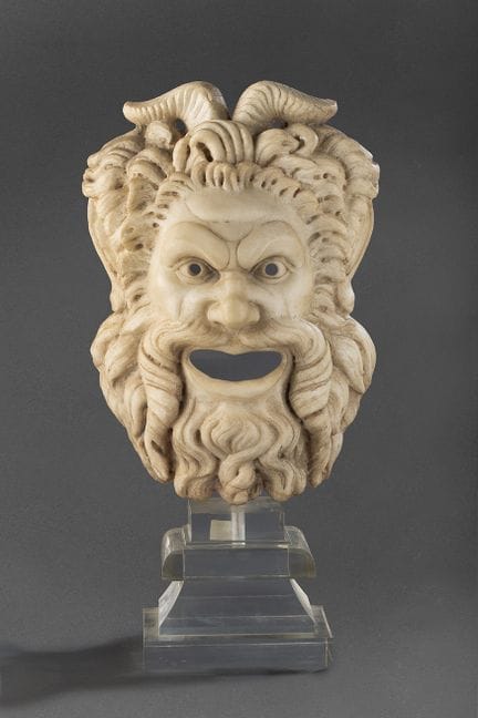 BRUNNENMASKE

in Form eines Fauns, aus weißem Marm