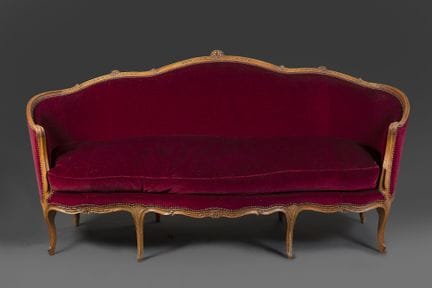 SOFA „COBREILLE“

Viersitzer aus profiliertem und 