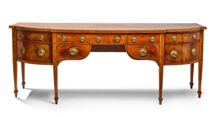 ~ ENGLISCHES SERVIERMÖBEL ODER SIDEBOARD

Aus Maha