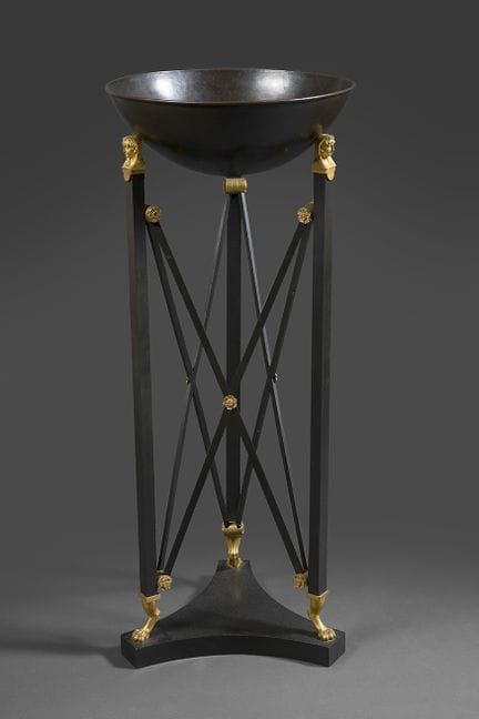 SELTENE ATHENER BRONZEVAS

Rund und hohl, aus zise