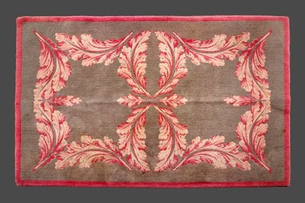 奥布松织造厂地毯


背面标有“MF d'Aubusson”标志。
20世纪中叶。
250 x 17