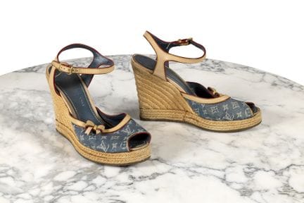 LOUIS VUITTON, HERMÈS

Lot de deux paires de sanda