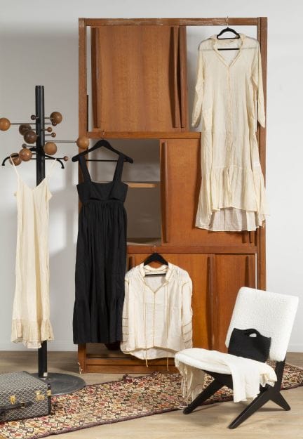 CHLOÉ, MES DEMOISELLES, ANONYME

Lot de cinq vêtem