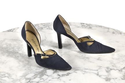YVES SAINT LAURENT

Paire d'escarpins à talon

En 