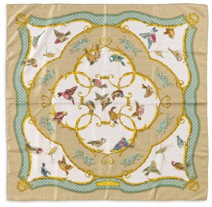 HERMÈS

Carré

En twill de soie imprimé d'un motif