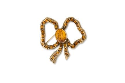 GOOSSENS PARIS

Broche

Figurant un noeud incrusté