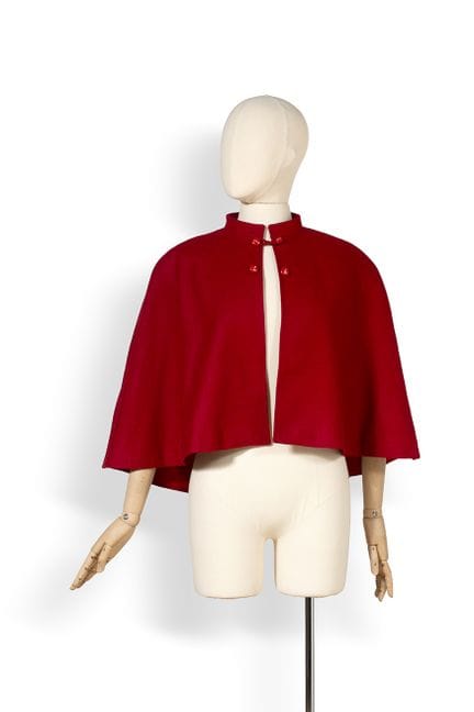 PIERRE CARDIN

Veste cape

En lainage rouge
T.32 i