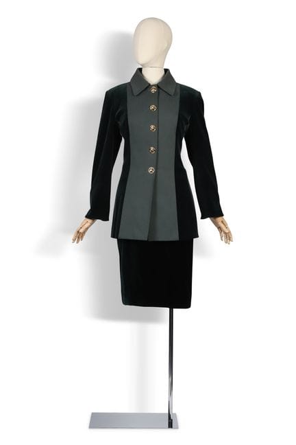 NINA RICCI EDITION

Ensemblecomprenant veste et ju