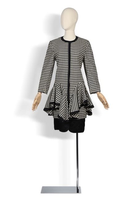 PIERRE CARDIN

Robe

En lainage pied de poule noir