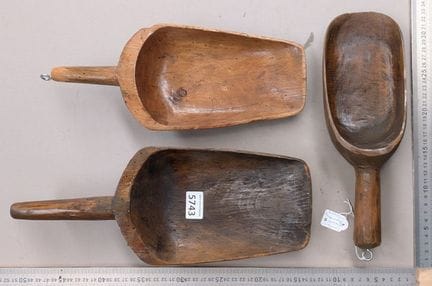 3 Pelles à céréales (grains, farine) XVIIIème en b