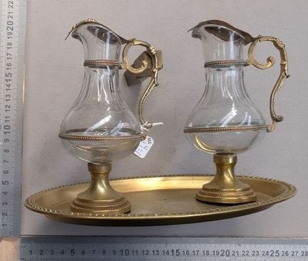 Jolie paire de burettes en verre et laiton - Dimen