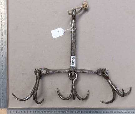 Ancien grappin de récupération en fer forgé, 3 bra