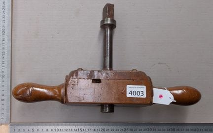 Ancienne filière à bois - Dimensions et état voir 
