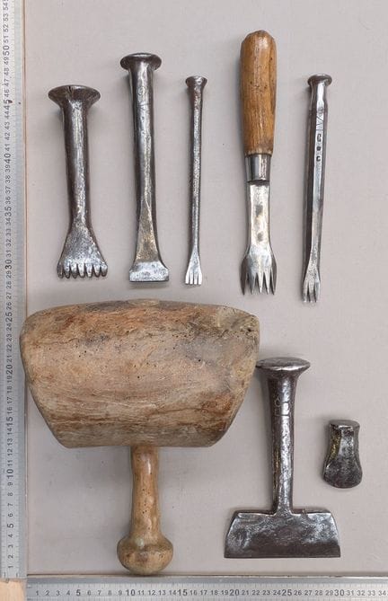Outils du tailleur de pierre et sculpteur - Dimens