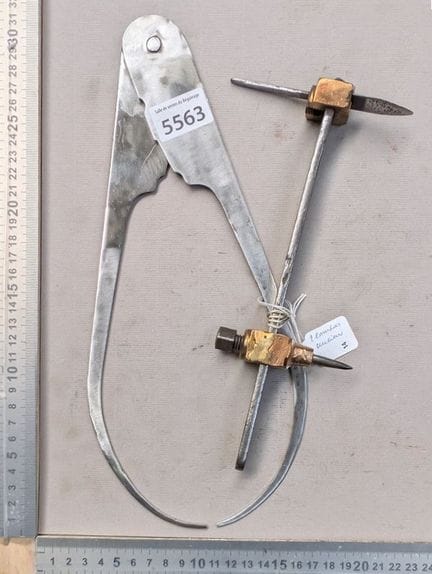 Deux compas anciens XVIIIème, très bon état - Dime