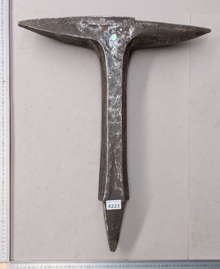 1 ancienne bigorne en acier - Dimensions et état v