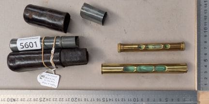 2 niveaux ancien laiton dans leur coffret - Dimens