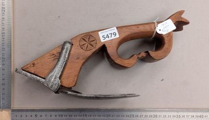 Ancienne herminette, très beau travail, lame estam