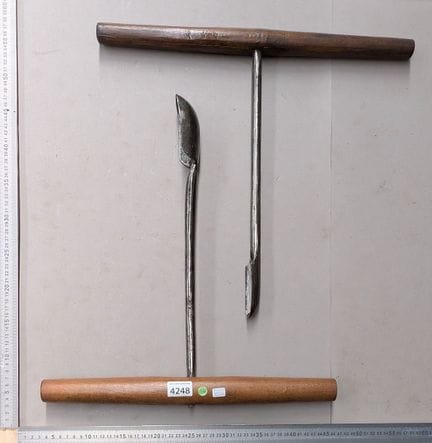 2 outils de sabotier - Dimensions et état voir pho