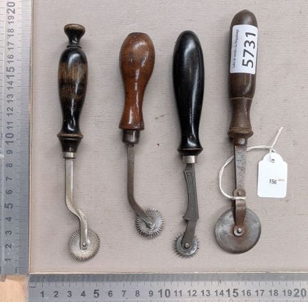 4 roulettes acier forgé manche en bois - Dimension