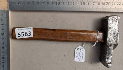 Un ancien marteau forgé rare - Dimensions et état 