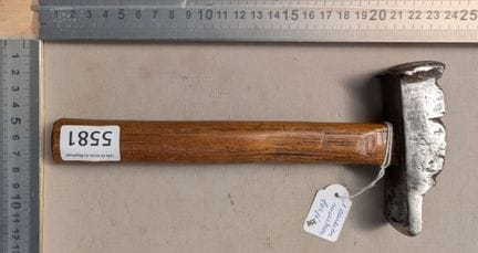 Un ancien marteau forgé rare - Dimensions et état 