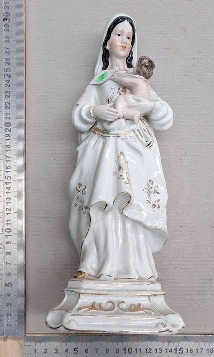 1 Vierge et l'Enfant en faïence - Dimensions et ét
