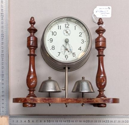 Ancien réveil en bois dans son état - Dimensions e